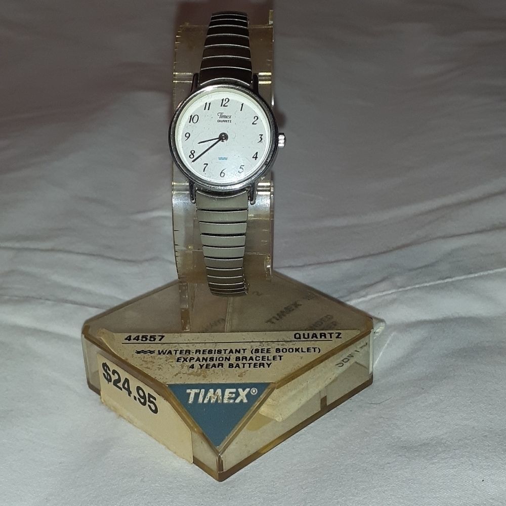 NOS 1994 Ladies Timex Quartz Watch 44557 Stand +‎